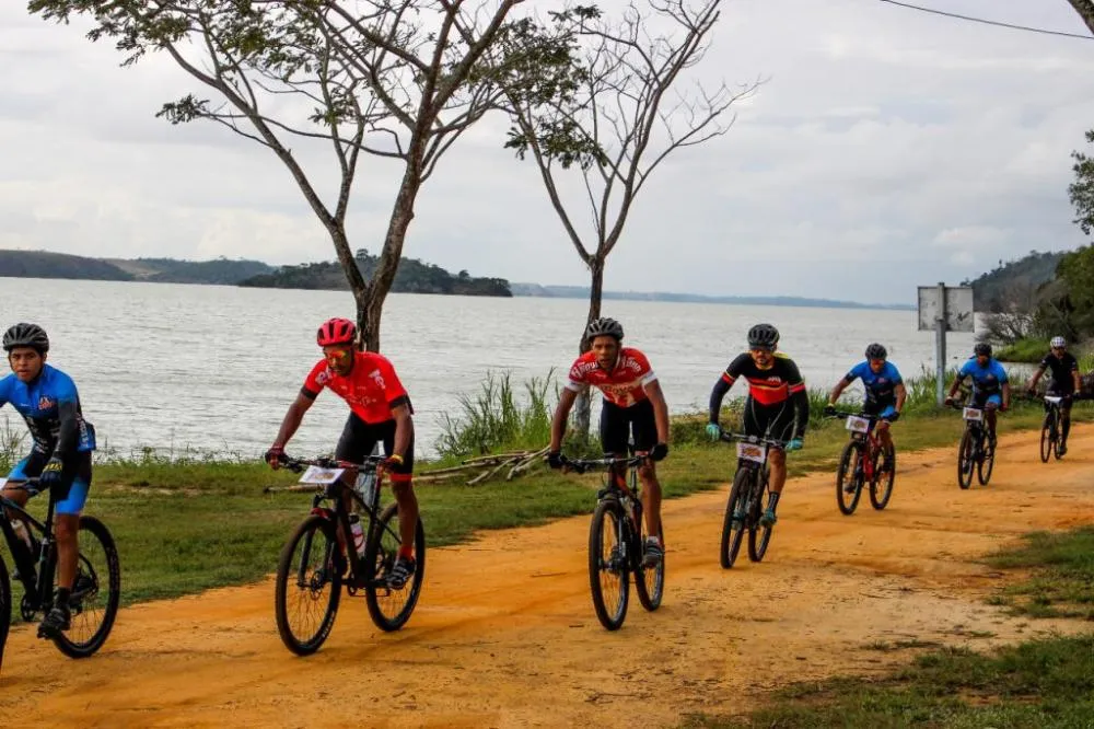A 12ª Volta da Lagoa Juparanã vai reunir ciclistas de várias cidades do Estado em uma experiência marcada por belas paisagens